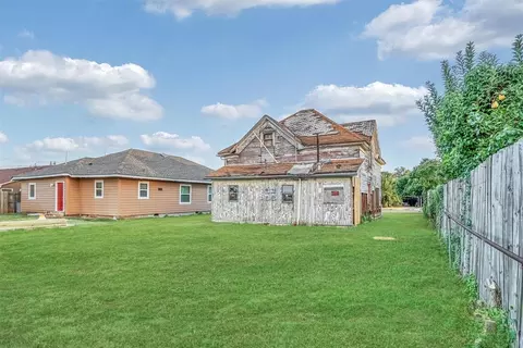 309 E Walnut St, Altus, OK 73521 photo 6
