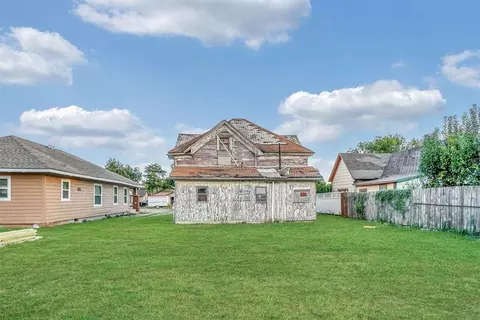 309 E Walnut St, Altus, OK 73521 photo 5