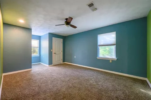 Bedroom - 611 W Circle Dr, Broken Bow, OK 74728 photo 3 of 8