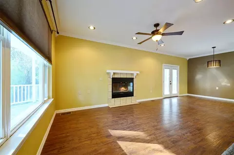 Living - 611 W Circle Dr, Broken Bow, OK 74728 photo 1 of 4