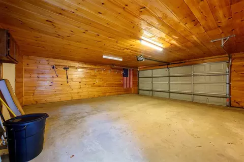 Exterior - 611 W Circle Dr, Broken Bow, OK 74728 photo 2 of 11