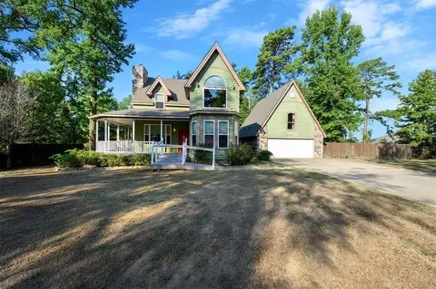 Exterior - 611 W Circle Dr, Broken Bow, OK 74728 photo 9 of 11