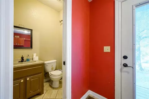 Entry Way - 611 W Circle Dr, Broken Bow, OK 74728 photo 1 of 2