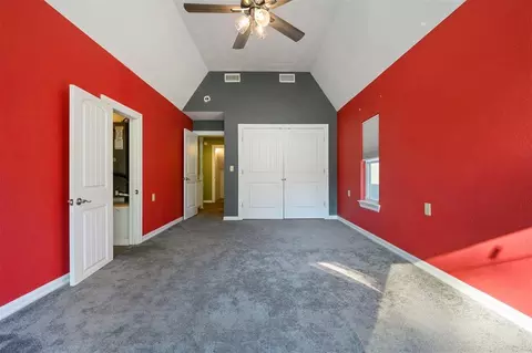 Bedroom - 611 W Circle Dr, Broken Bow, OK 74728 photo 6 of 8