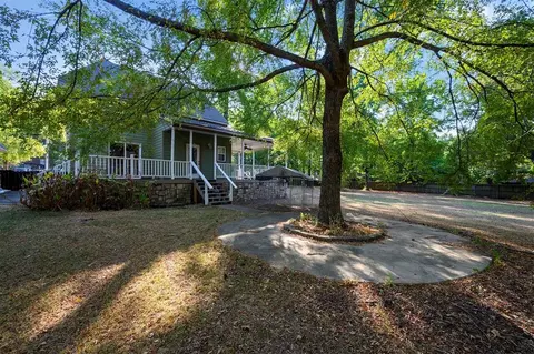 Exterior - 611 W Circle Dr, Broken Bow, OK 74728 photo 4 of 11