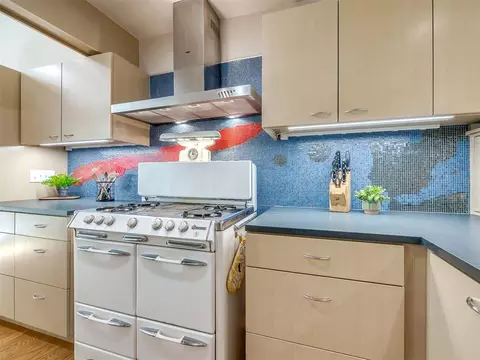 Kitchen - 1102 Mcnamee St, Norman, OK 73069 photo 6 of 7