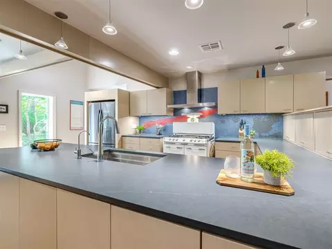 Kitchen - 1102 Mcnamee St, Norman, OK 73069 photo 2 of 7