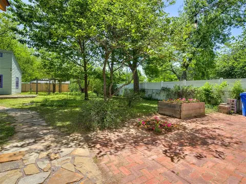Exterior - 1102 Mcnamee St, Norman, OK 73069 photo 2 of 4