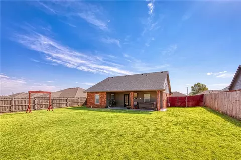 Exterior - 103 Ranch Rd, Elk City, OK 73644 photo 2 of 4