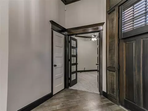 Entry Way - 4232 Hackney Wick Rd, Norman, OK 73072 photo 1 of 3