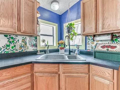Kitchen - 29693 E 750 Rd, Crescent, OK 73028 photo 4 of 4