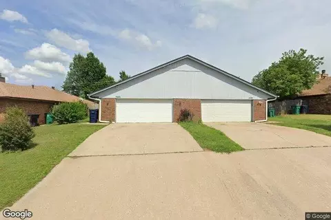7304 Kings Manor Ct, Oklahoma City, OK 73132