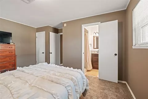 Bedroom - 561 Skyview Dr, Watonga, OK 73772 photo 2 of 4