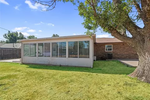 Exterior - 561 Skyview Dr, Watonga, OK 73772 photo 6 of 12