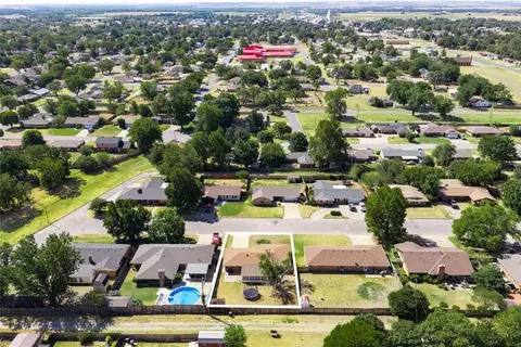 View/Area - 561 Skyview Dr, Watonga, OK 73772 photo 2 of 3