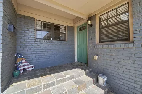 Exterior - 113 Sumner Dr, Altus, OK 73521 photo 4 of 12