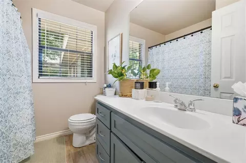 Bath - 113 Sumner Dr, Altus, OK 73521 photo 1 of 2