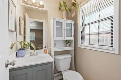 Bath - 113 Sumner Dr, Altus, OK 73521 photo 2 of 2