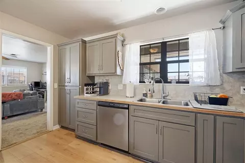 Kitchen - 113 Sumner Dr, Altus, OK 73521 photo 4 of 4