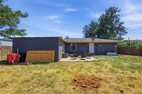 Exterior - 113 Sumner Dr, Altus, OK 73521 photo 9 of 12