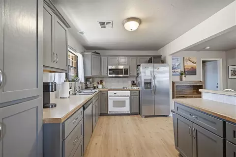 Kitchen - 113 Sumner Dr, Altus, OK 73521 photo 1 of 4