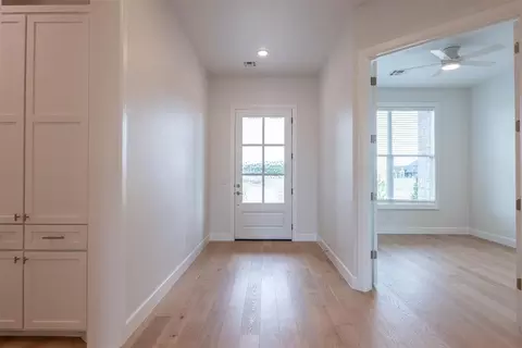 Entry Way - 4500 SE 37th St, Moore, OK 73165 photo 4 of 4