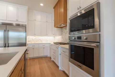 Kitchen - 4500 SE 37th St, Moore, OK 73165 photo 4 of 5