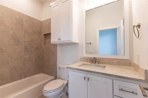 Bath - 4500 SE 37th St, Moore, OK 73165 photo 7 of 9