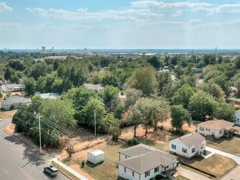 View/Area - 111 E 11th, Edmond, OK 73034 photo 4 of 10