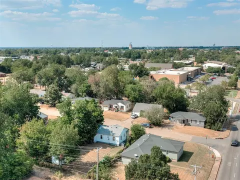 View/Area - 111 E 11th, Edmond, OK 73034 photo 3 of 10