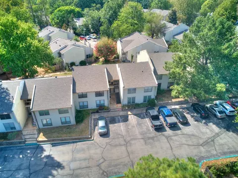 View/Area - 827 Red Bird Ln #C, Norman, OK 73072 photo 7 of 13