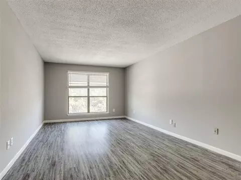 Living - 827 Red Bird Ln #C, Norman, OK 73072 photo 1 of 4