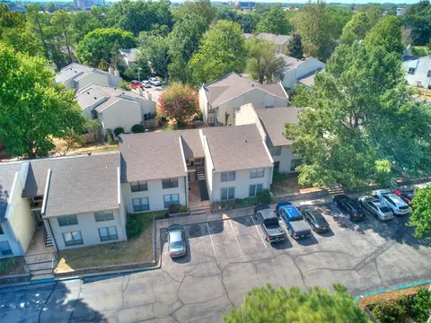 View/Area - 827 Red Bird Ln #C, Norman, OK 73072 photo 5 of 13