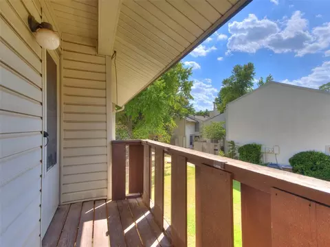 Exterior - 827 Red Bird Ln #C, Norman, OK 73072 photo 3 of 6