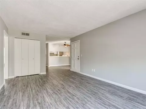 Living - 827 Red Bird Ln #C, Norman, OK 73072 photo 3 of 4