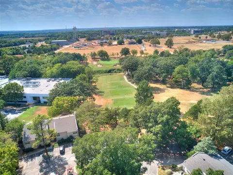 View/Area - 827 Red Bird Ln #C, Norman, OK 73072 photo 2 of 13