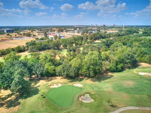 View/Area - 827 Red Bird Ln #C, Norman, OK 73072 photo 6 of 13
