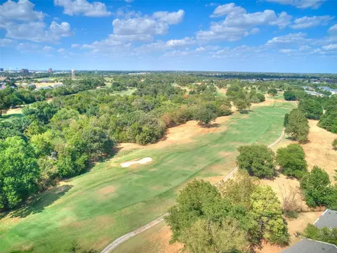 View/Area - 827 Red Bird Ln #C, Norman, OK 73072 photo 4 of 13