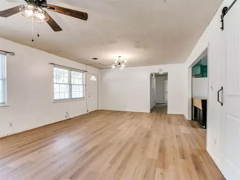 Living - 600 E Cherry St, Noble, OK 73068 photo 2 of 3