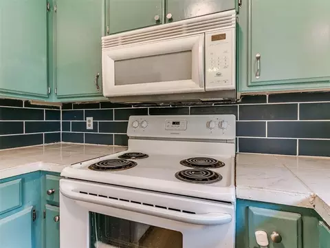 Kitchen - 600 E Cherry St, Noble, OK 73068 photo 5 of 5