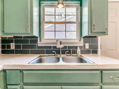 Kitchen - 600 E Cherry St, Noble, OK 73068 photo 4 of 5