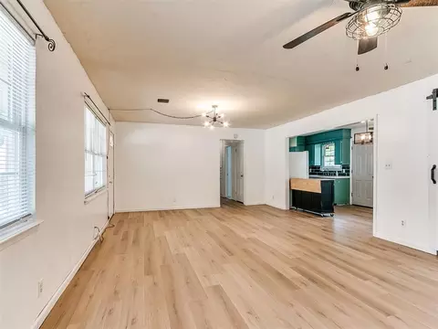 Living - 600 E Cherry St, Noble, OK 73068 photo 3 of 3