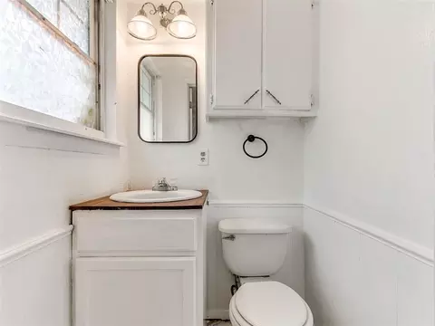 Bath - 600 E Cherry St, Noble, OK 73068 photo 3 of 3