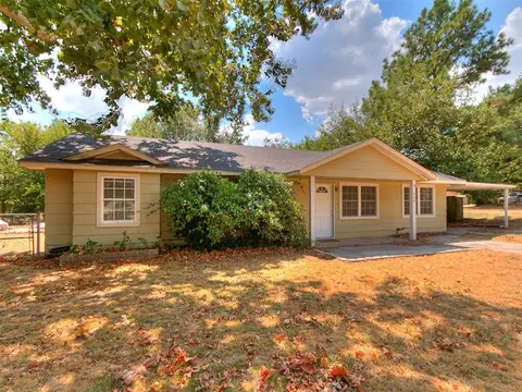 Exterior - 600 E Cherry St, Noble, OK 73068 photo 6 of 13