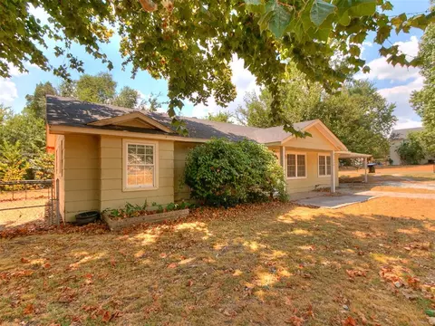 Exterior - 600 E Cherry St, Noble, OK 73068 photo 5 of 13