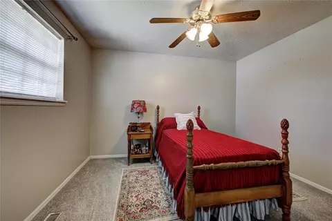 Bedroom - 202 E Cherry Ave, Yukon, OK 73099 photo 2 of 9