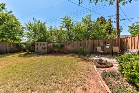 Exterior - 202 E Cherry Ave, Yukon, OK 73099 photo 7 of 9