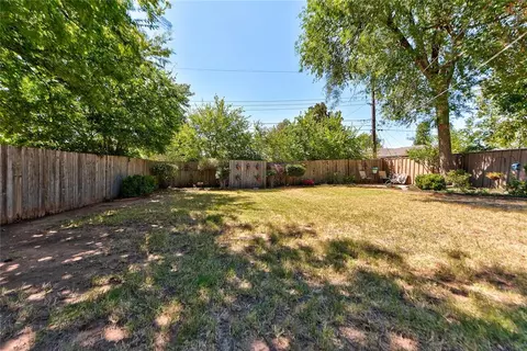 Exterior - 202 E Cherry Ave, Yukon, OK 73099 photo 6 of 9