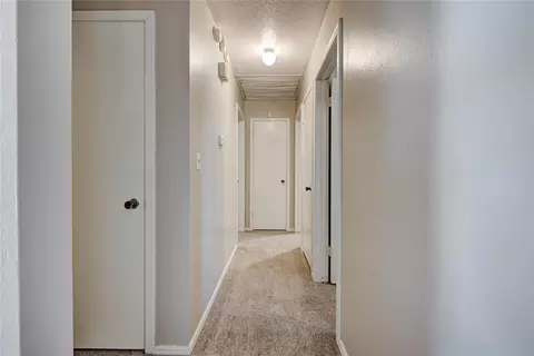 Entry Way - 202 E Cherry Ave, Yukon, OK 73099 photo 3 of 4