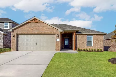 1906 Palmatum Rd, El Reno, OK 73036